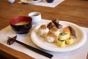 Experience Traditional Japanese Cuisine with a chef in Shinagawa