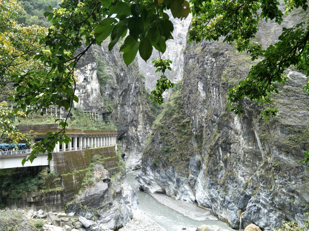 台北発！台湾鉄道で行く花蓮太魯閣（タロコ）峡谷観光ツアー ＜日本語