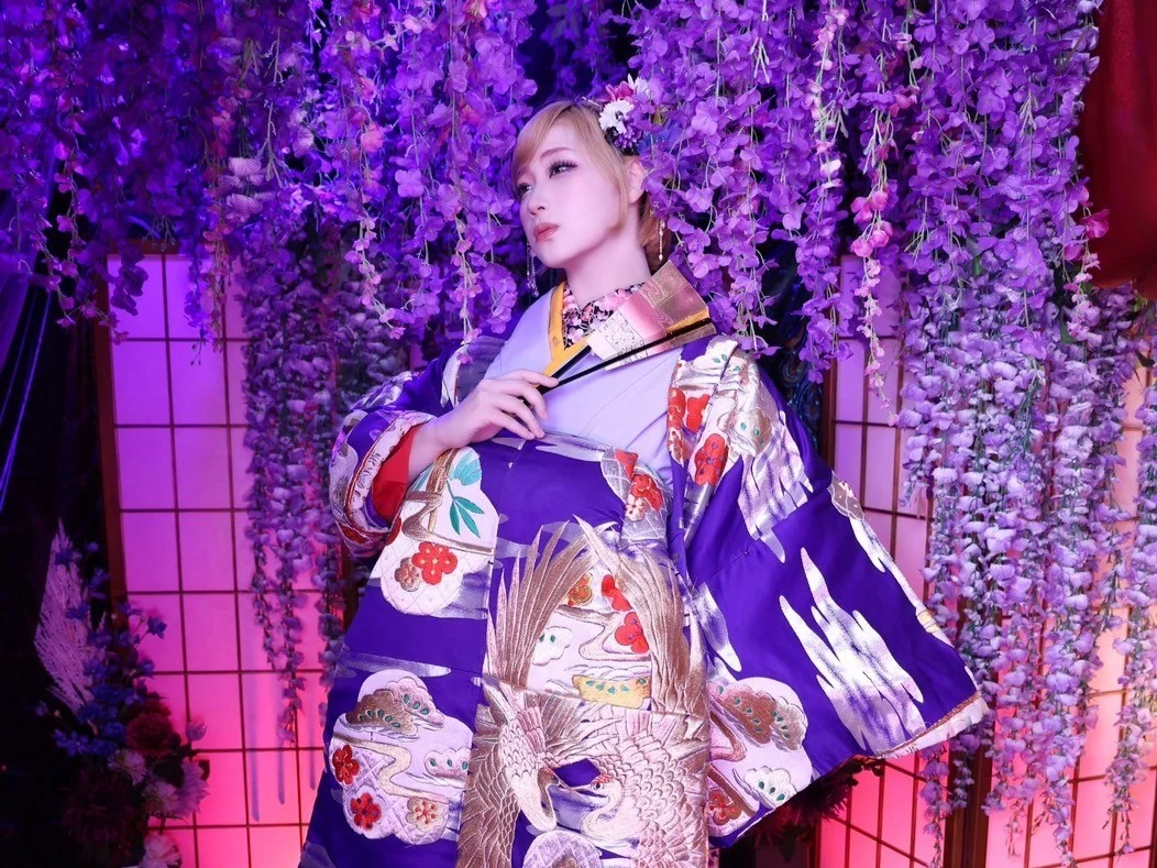 Tokyo Asakusa Makeover Photo Studio <Kimono of Japanese High-Class Geisha>