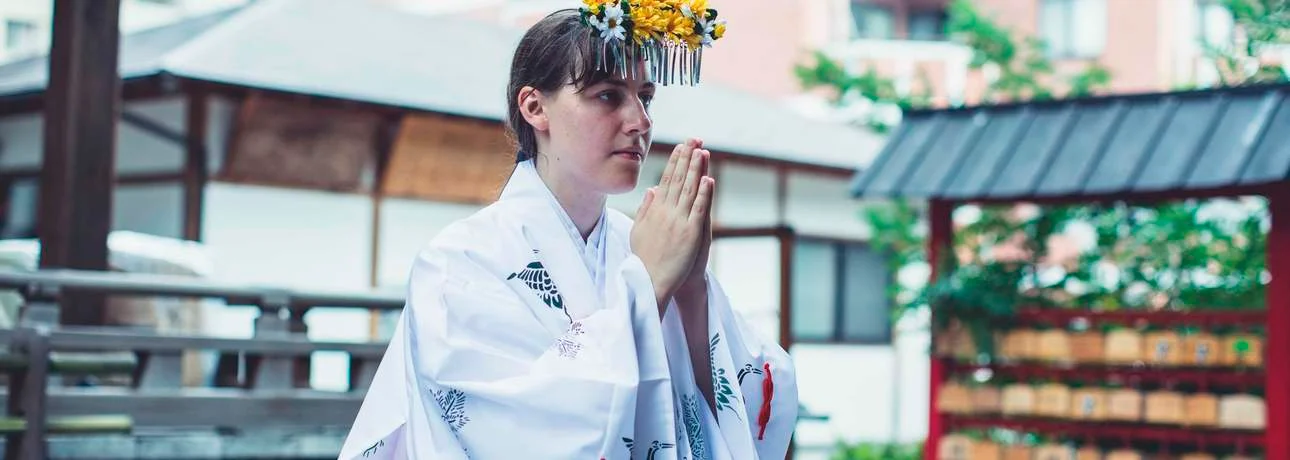 Live as a "Miko" Shrine Maiden in Kyoto for an Amazing Afternoon!