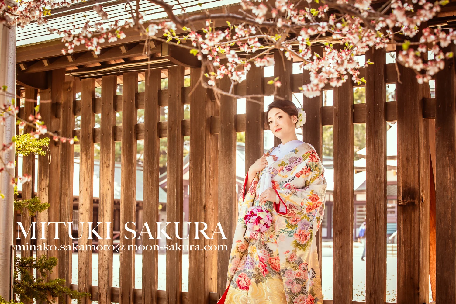 Enjoy strolling through the streets of Sapporo wearing luxurious furisode.