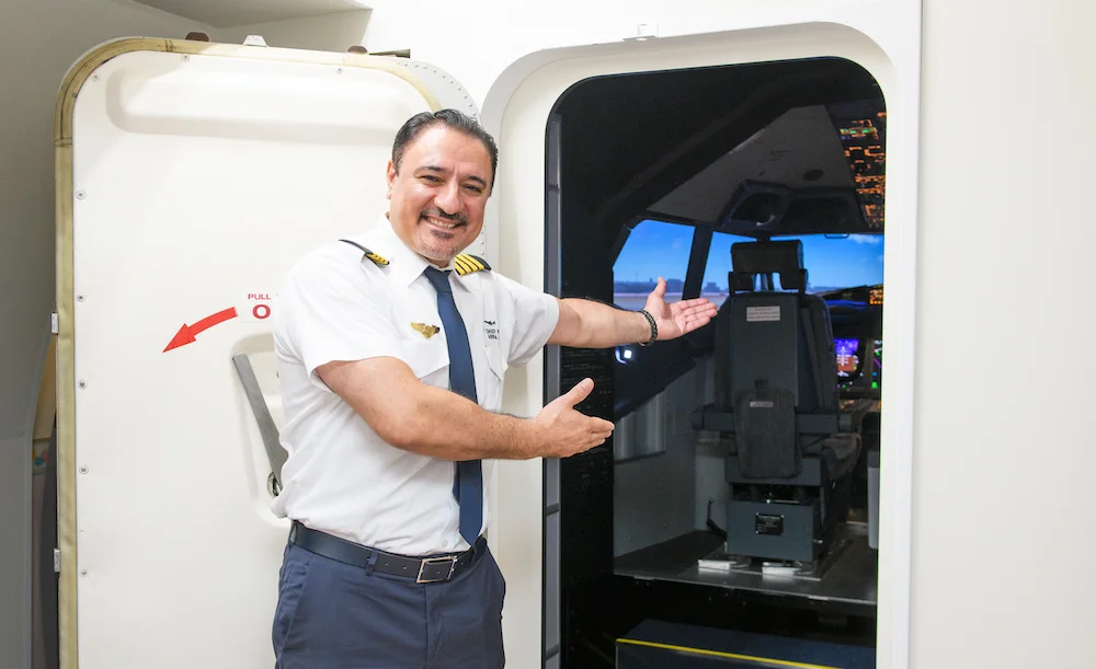 舞浜 Boeing 737 フライト・シュミレーターコース 予約