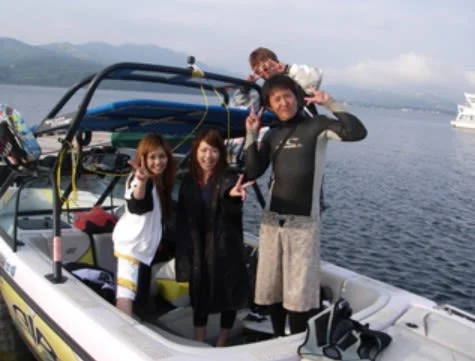 山梨 富士山に一番近い山中湖でウェイクボード体験予約 ＜初心者歓迎＞