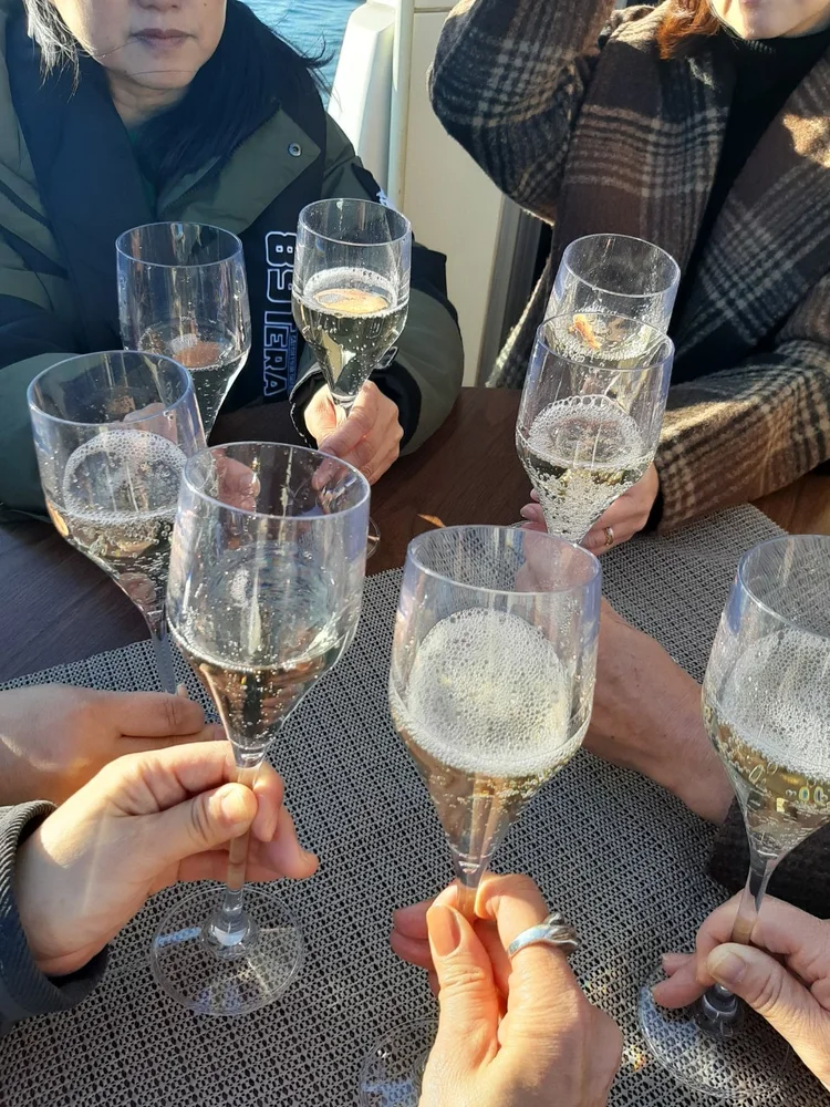 Tokyo 2-Hour Private Charter Cruise with Champagne Toast