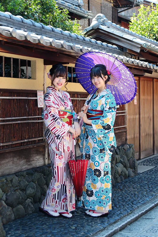 Take pictures dressed in a beautiful kimono in Kyoto!