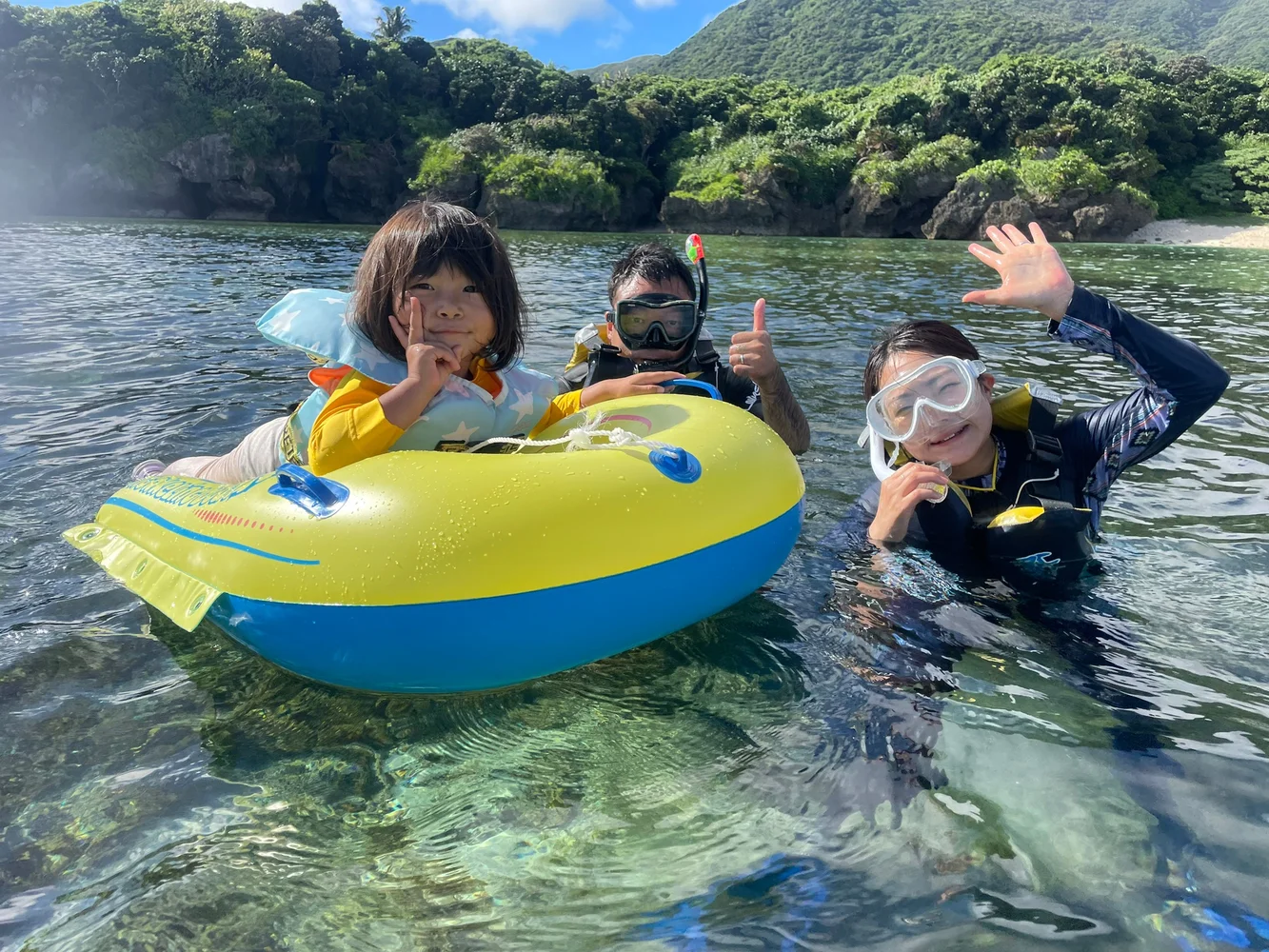 石垣島 幻の島上陸＋青の洞窟探検＋ウミガメに会いに行くシュノーケリング 半日ツアー＜ビーチエントリー／写真データ・送迎＞