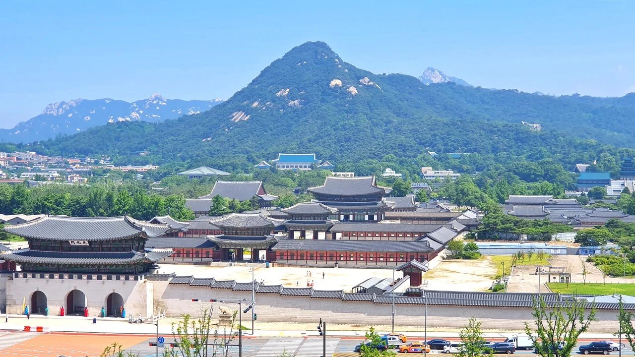 韓国 ソウル ベストオブベストソウルセレブツアー＜プレミアム1日ツアー／景福宮+仁寺洞+守門将交代式+青瓦台+京東市場／チマチョゴリレンタル体験／ルーフトップカフェ／ハングルの判子製作／ナンタ or ペインターズ観覧／韓定食ランチ／日本語ガイド＞