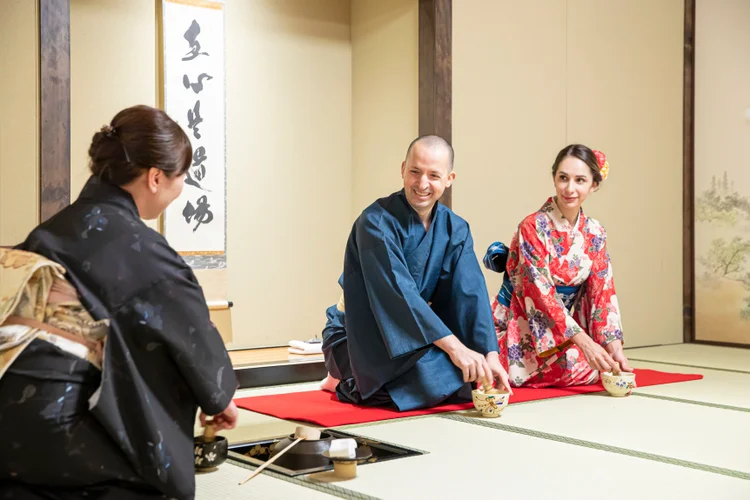 Japanese Culture and Traditions - Tea Ceremony Japan Experiences MAIKOYA
