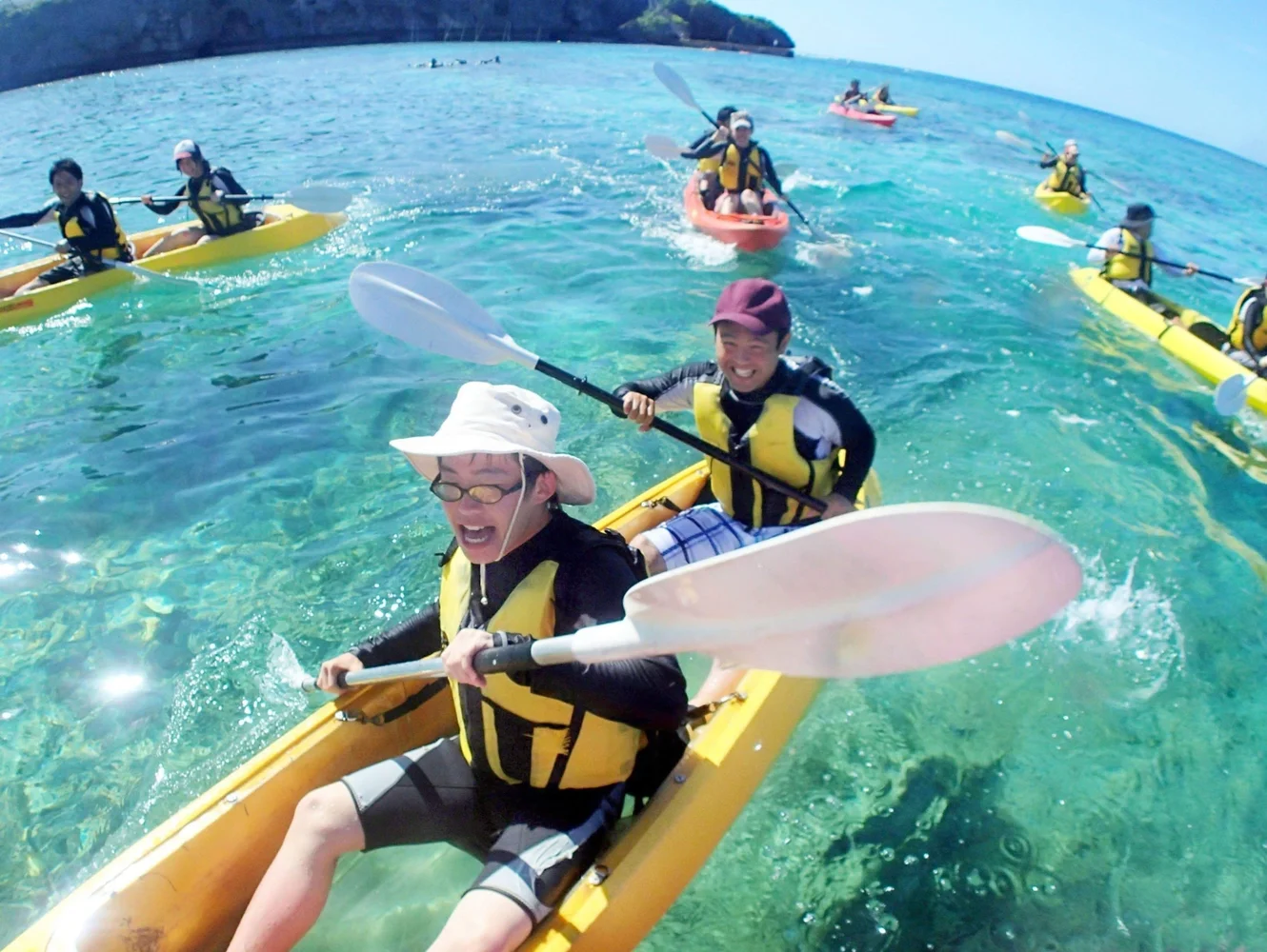 慶良間諸島「阿嘉島」クリアカヤックで行くサンゴ礁ピクニックツアー