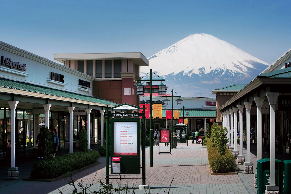 Mt.Fuji Tour From Tokyo: Hakone, Lake Ashi Cruise & Gotemba Outlet Mall Day Trip by Bus