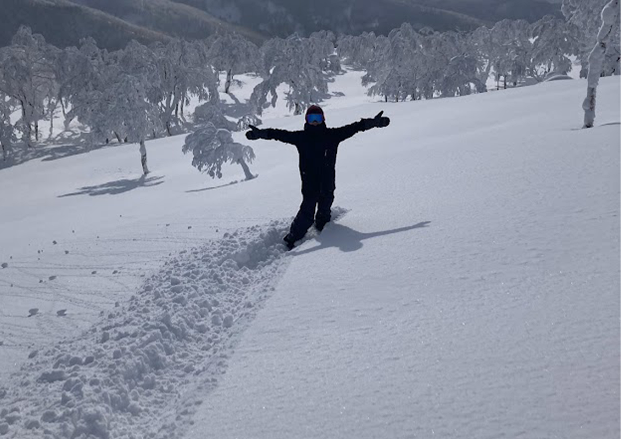 Rusutsu Half-Day Advanced Snowboard Private Lesson: Carving, Tricks & Powder Ride in Hokkaido! (3 Hours)