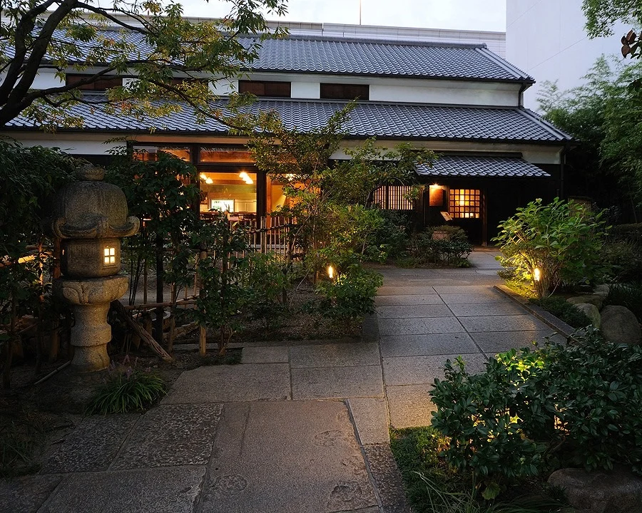 Kaiseki fine-dining (with Kobe Beef) & Sake Pairing Dinner at a Brewery's Restaurant in Nada, Kobe ― 1 group/day