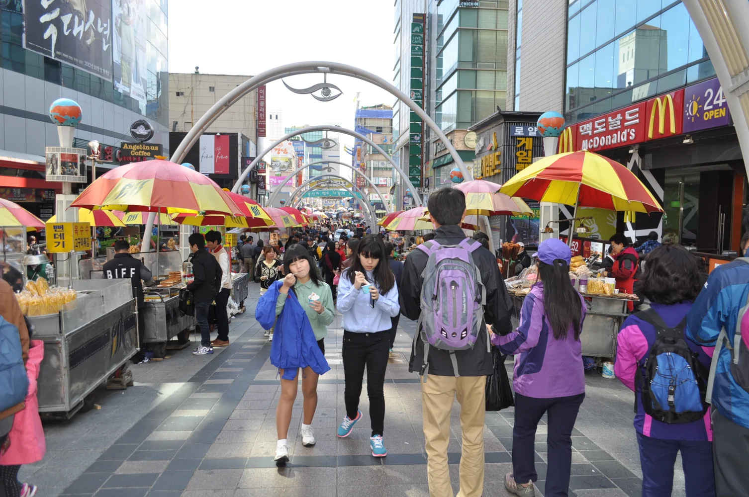 韓国 釜山市内半日観光ツアー「釜山タワー＋国際市場＋南浦洞＋チャガルチ市場」予約＜午前・午後／日本語ガイド／ホテルお迎え／海鮮鍋ランチ付＞