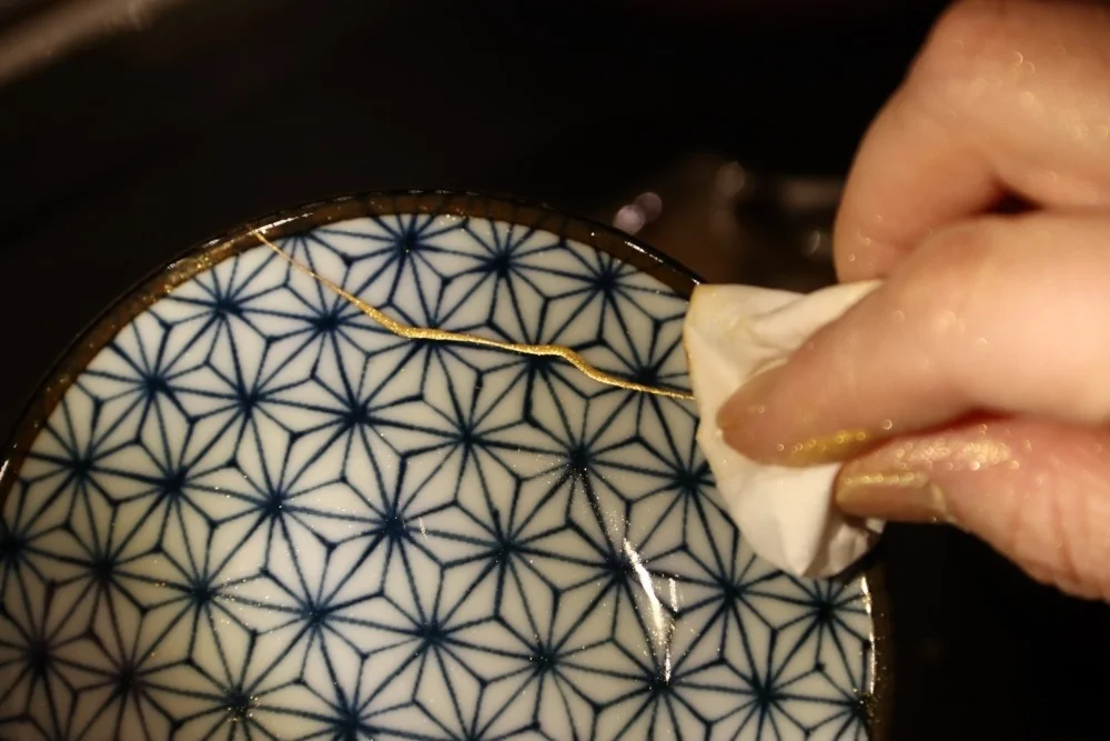 Book Kintsugi Experience in Tokyo (Aoyama) Traditional Craft Workshop