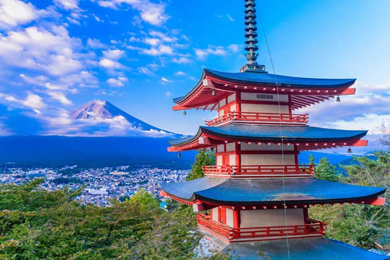 Mt. Fuji & Arakura Sengen Shrine Bus Tour from Tokyo (English Guide & Lunch)