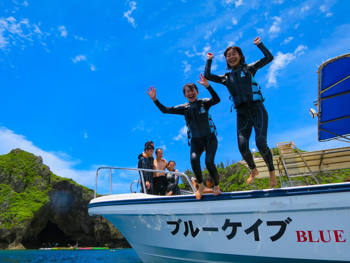 沖縄 青の洞窟シュノーケリング ボートツアー＜貸切／写真データ付＞