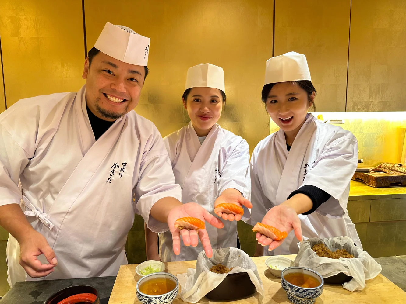 Exclusive Tokyo Sushi-Making Lesson with a Pro Chef in Shinjuku