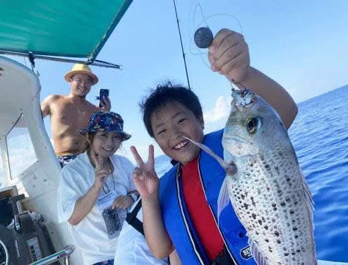 沖縄 オクマナビ 地元漁師と一緒に船釣り体験予約 ＜初心者歓迎＞