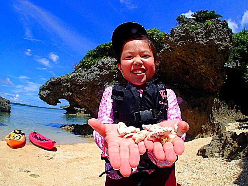沖縄 カヤック＋青の洞窟 熱帯魚シュノーケリング＜ファミリーにおすすめ＞