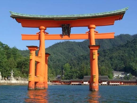 Visit Two World Heritage Sites in Hiroshima by Bus and Ferry