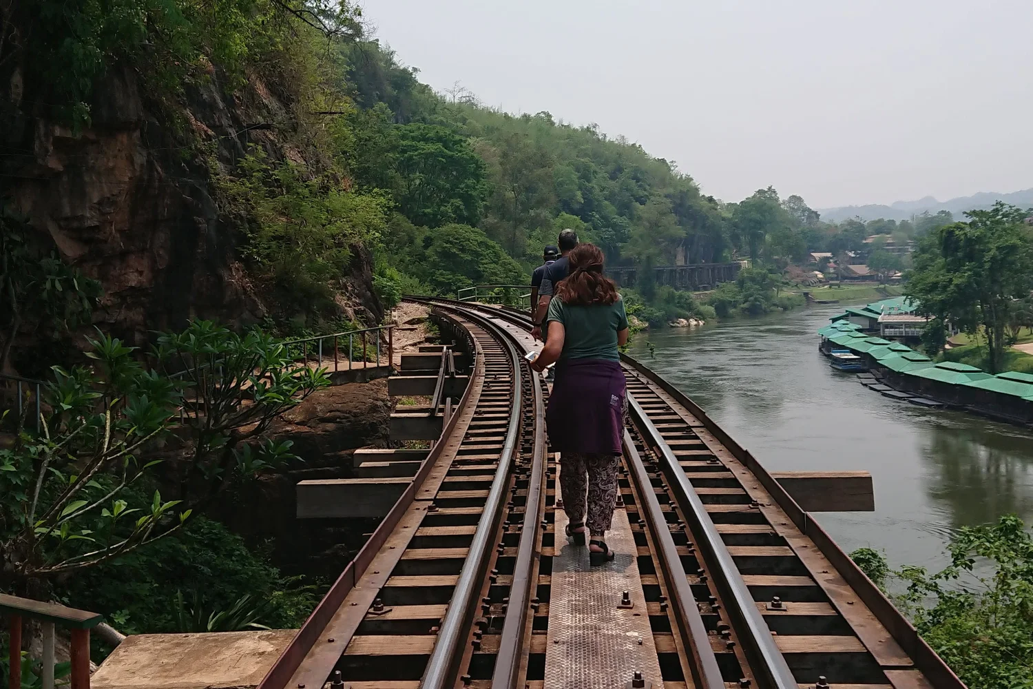 タイ バンコク発1日ツアー・映画『戦場に掛ける橋』の舞台！情緒溢れる泰麺鉄道の旅
