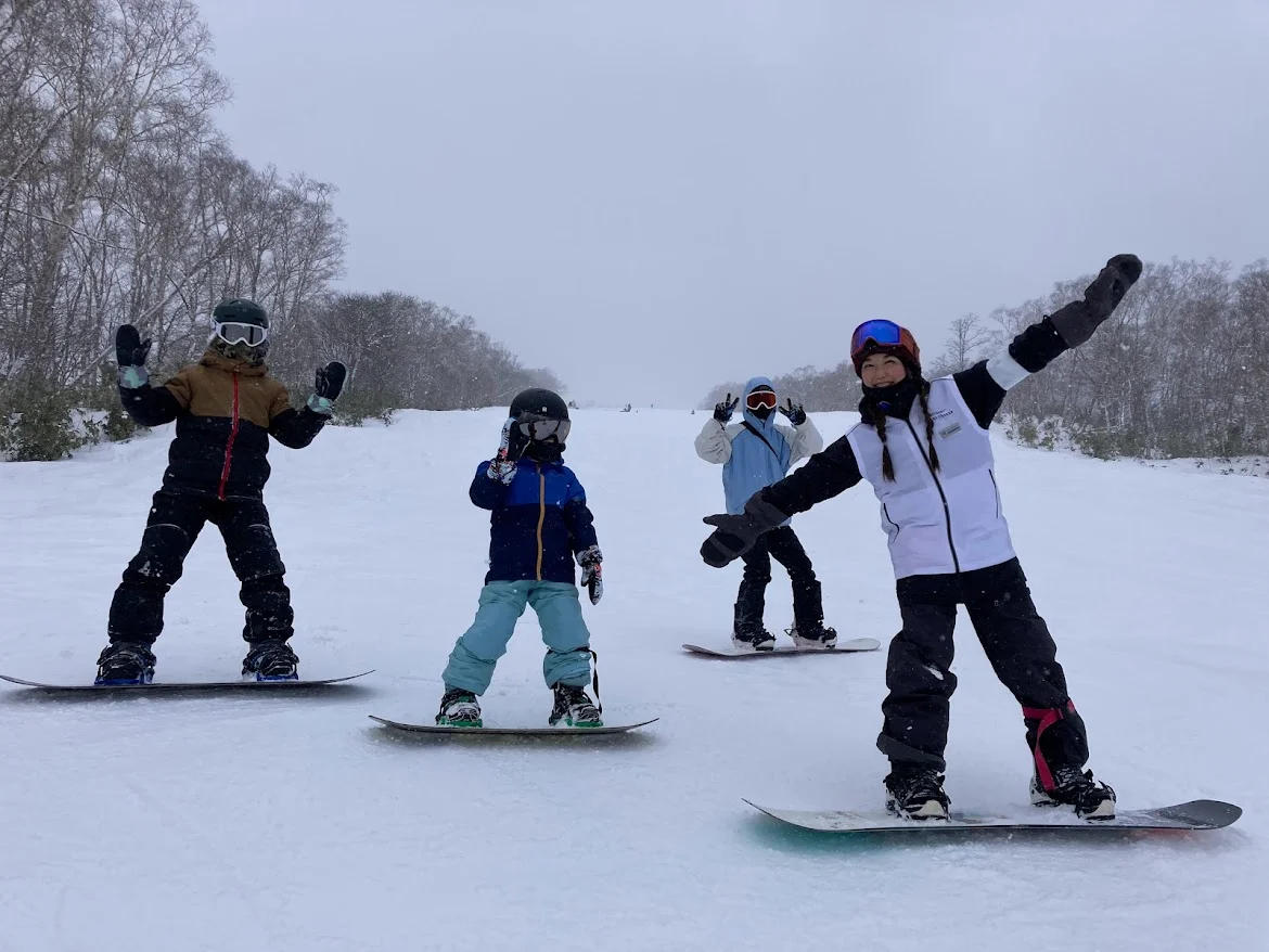 Niseko Half-Day Beginners Snowboard Private Lesson: Safety, Security and FUN in Hokkaido! (3 Hours)