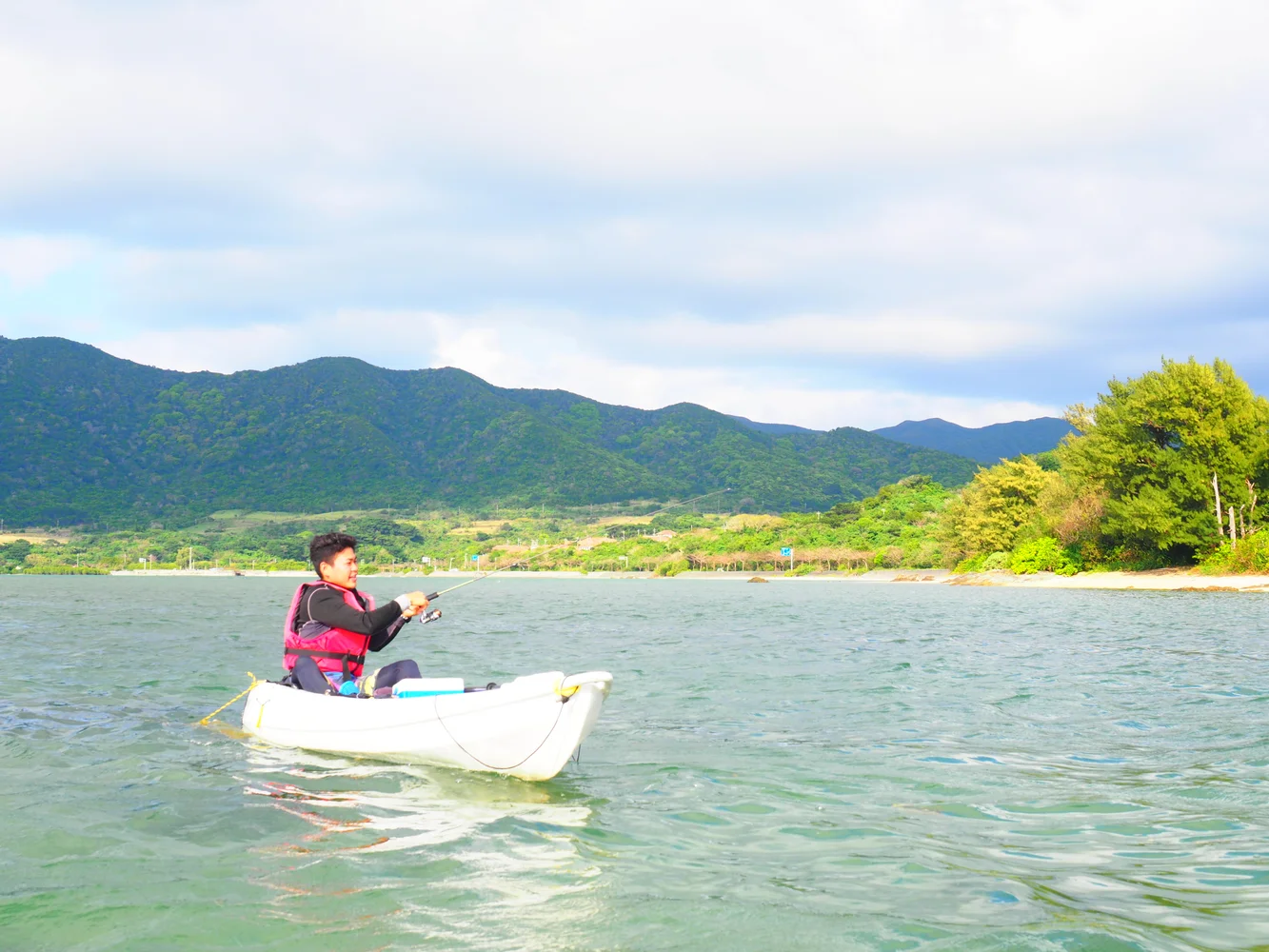 石垣島 カヤックの釣り体験（マングローブ）＜初心者歓迎／無料送迎／写真データ付き＞