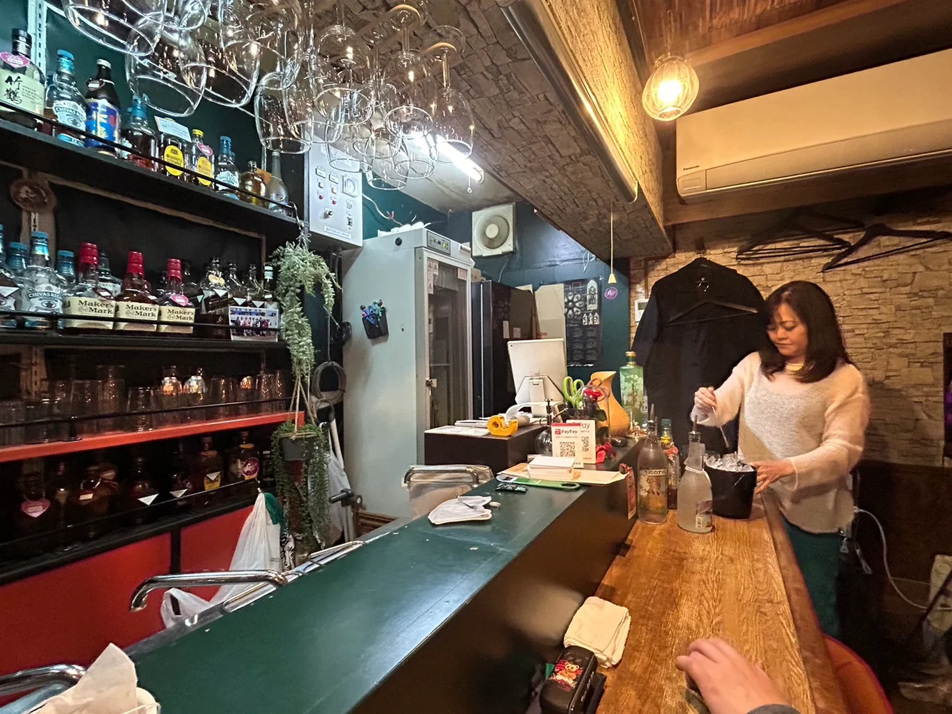 Japanese “Snack” Bar  Hopping Tour for Real Local Nightlife in Shimbashi, Tokyo!