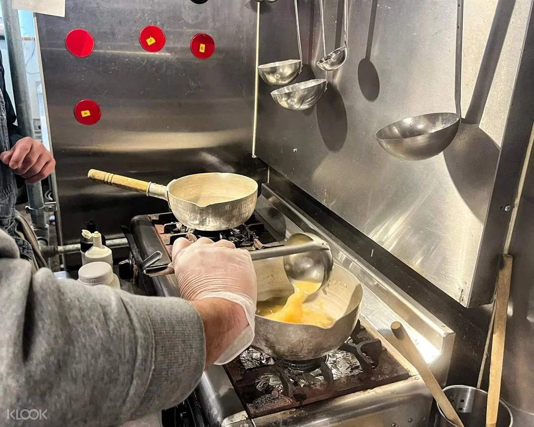 Professional Ramen Cooking Lesson in an Osaka Restaurant