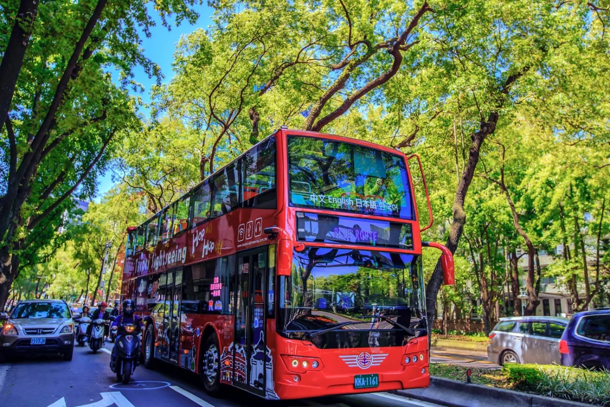 台湾 台北 「国立故宮博物院入場券＋2階建て観光バス（Hop-On Hop-Off Bus）片道乗車券」セットチケット 予約