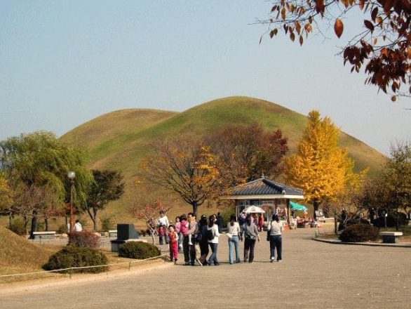 韓国 釜山発 慶州2つの世界遺産巡りツアー「石窟庵と仏国寺＋瞻星台（歴史遺跡地区）」予約 ＜1日／日本語ガイド／ホテル送迎／韓定食ランチ付＞