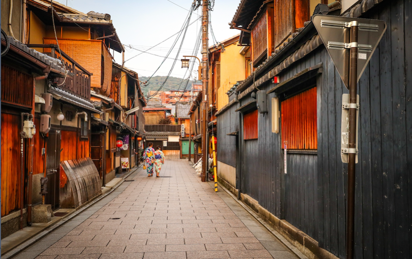 Book a Foodie's Nighttime Tour of Kyoto!