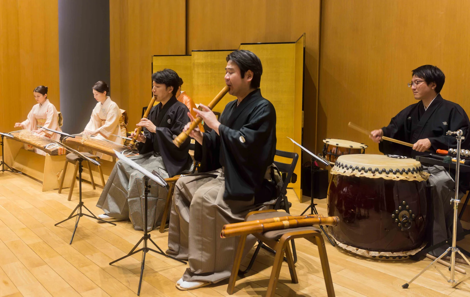 Traditional Japanese Music ZAKURO SHOW in Tokyo