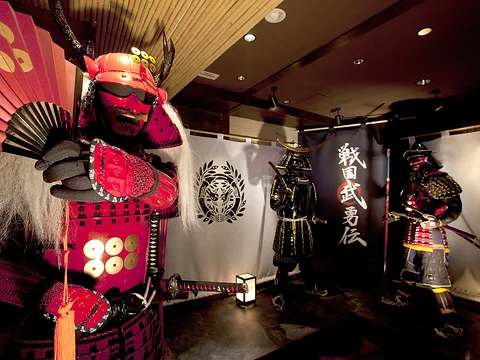 Shinjuku Godzilla, Samurai and Local Tiny Bars Tour