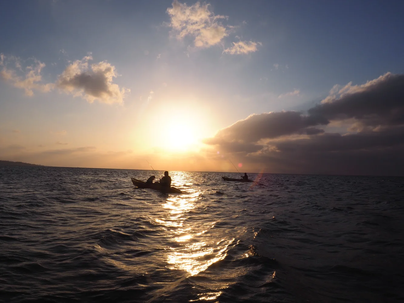 石垣島 カヤックの釣り体験（夕日と星空）＜初心者歓迎／無料送迎／写真データ付き＞