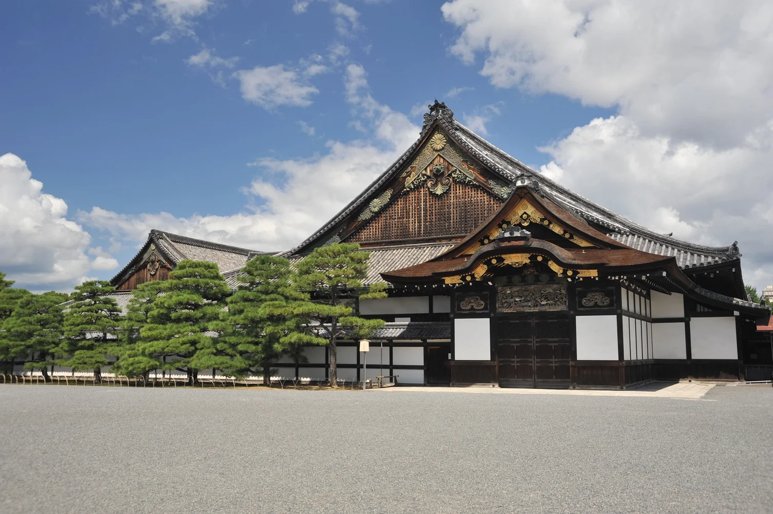 Nijo-jo Castle and Ninomaru Palace English Guided Tour (Kyoto City Tourism Association)