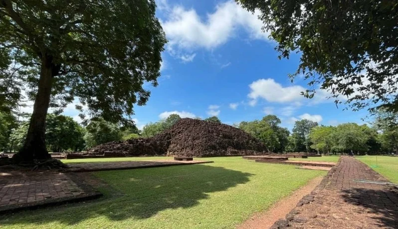 タイ 新世界遺産「シーテープ歴史公園」1日観光 + 猿の街「ロッブリー遺跡」予約＜日本語ガイド／昼食付き＞by Panda Bus Bangkok