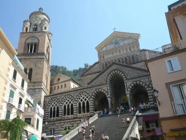 イタリア【ローマ発】列車で行く 2大世界遺産アマルフィ＆ポンペイ 日帰り観光ツアー ＜日本語ガイドプラン有＞