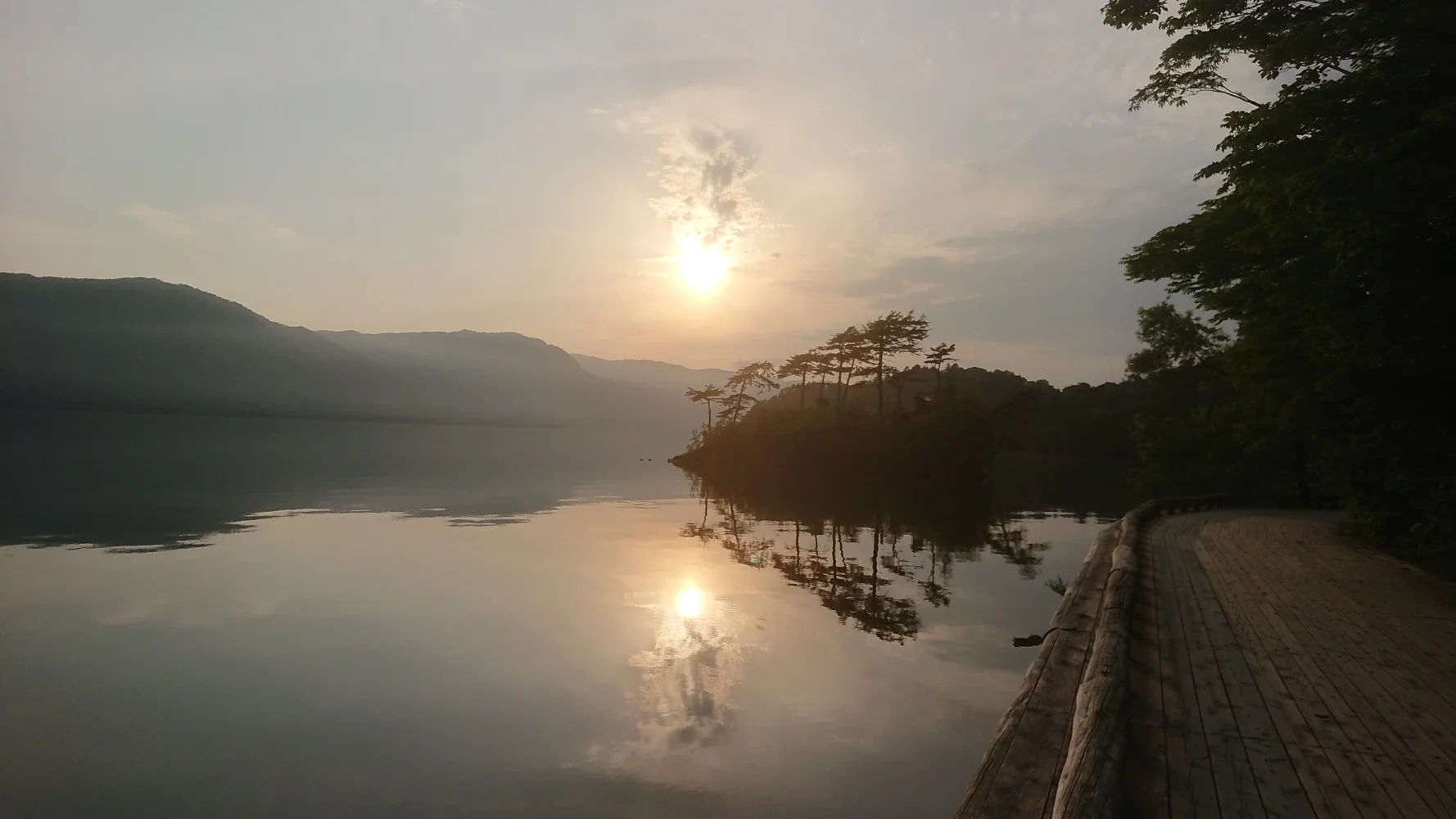 青森 十和田湖 湖畔のパワースポット！休屋歴史を巡る夕食前の散策ツアー