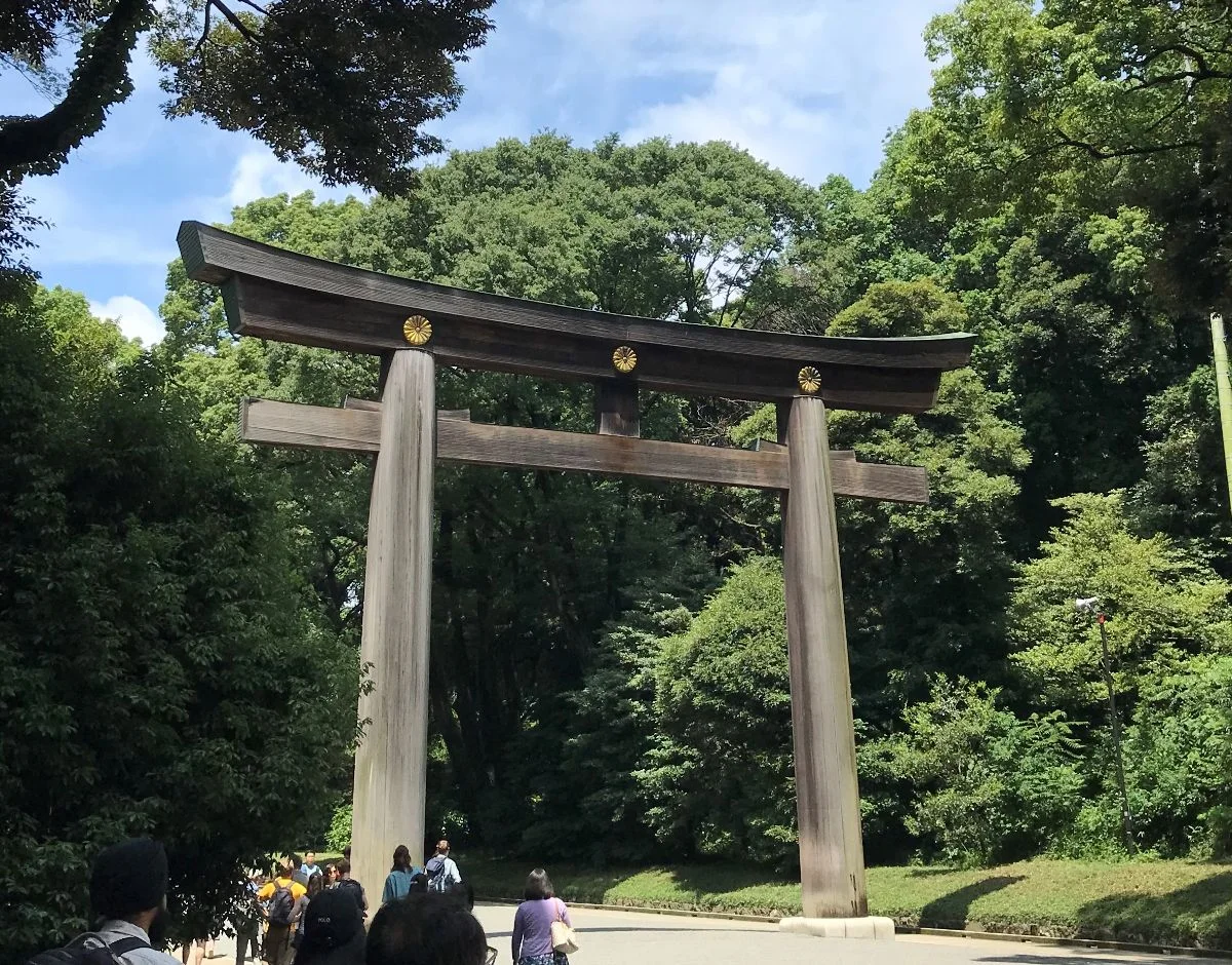 Cityrama Tokyo Morning Tour: Meiji Shrine, Asakusa & Imperial Palace by Hybrid Bus