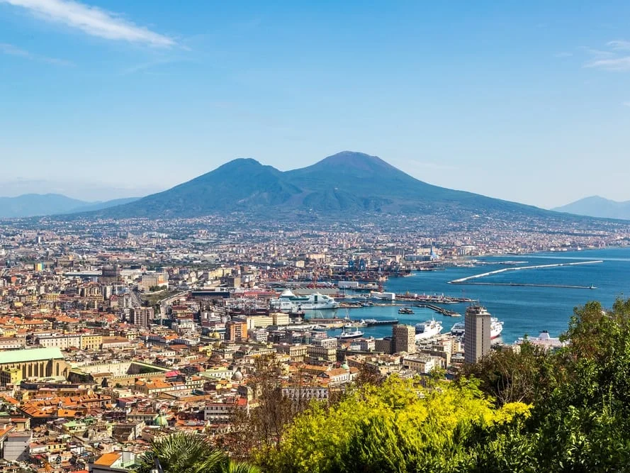 イタリア ナポリ＋ポンペイ遺跡 日帰り観光ツアー 予約＜ランチ付／日本語ガイド／混載／ローマ発／秘儀荘見学付き！＞