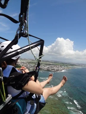沖縄の空をパラグライダーで空中散歩！体験予約 ＜写真撮影OK＞