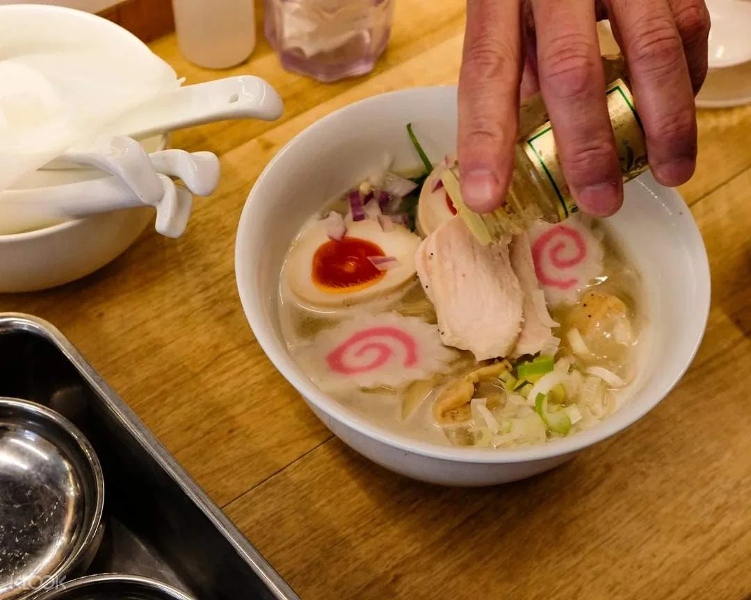 Professional Ramen Cooking Lesson in an Osaka Restaurant