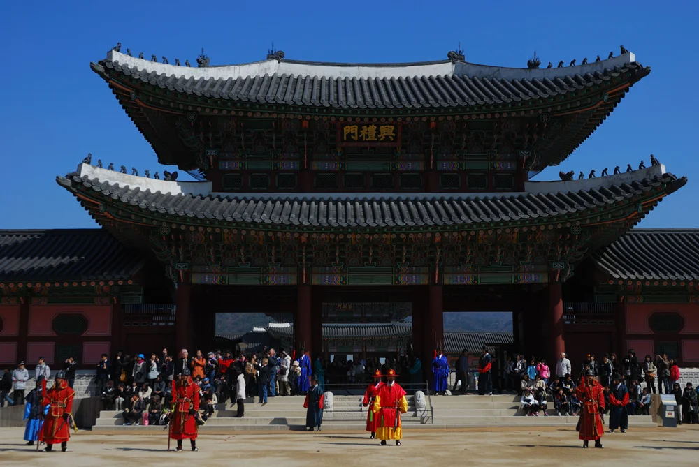 韓国 ソウル 市内観光ツアー 予約 青瓦台 + 景福宮（キョンボックン）＋守門将交代式＋民俗博物館＜半日／日本語ガイド付き＞