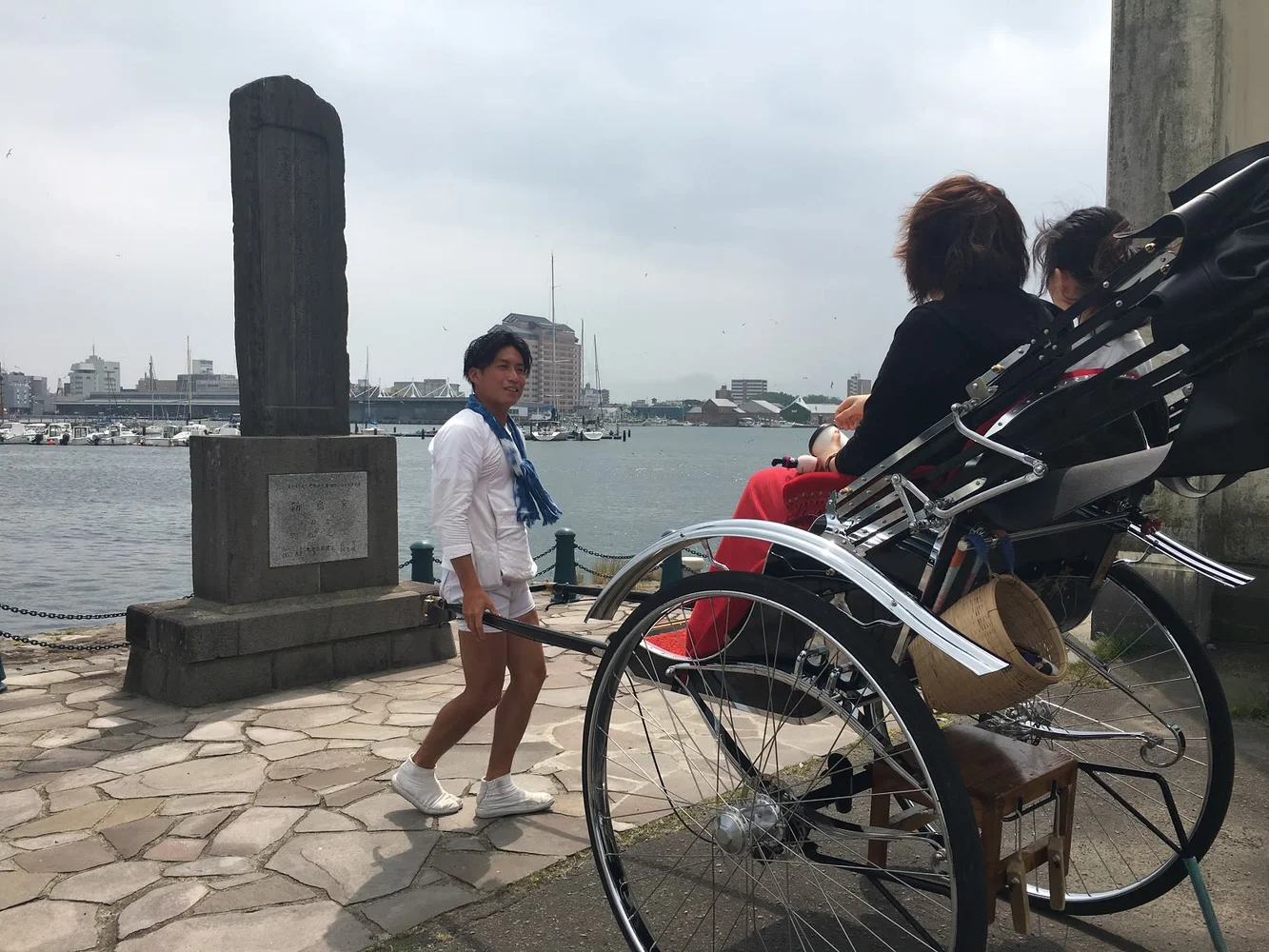函館 人力車のえびす屋 異国情緒溢れる街を巡る人力車ツアー 予約