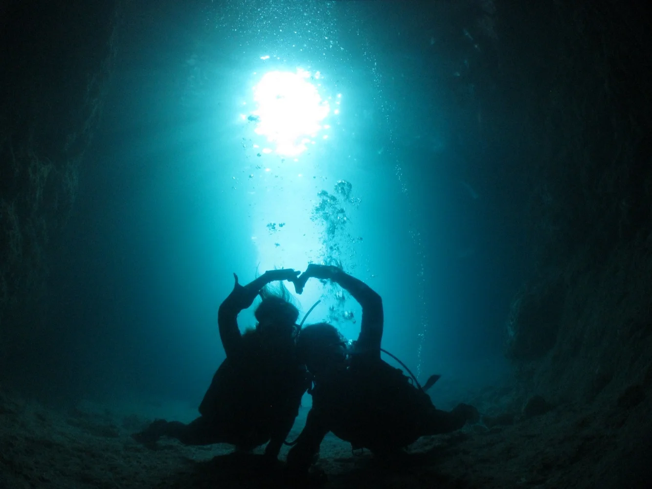 Blue Cave Boat Diving Okinawa — Beginner-Friendly Dive