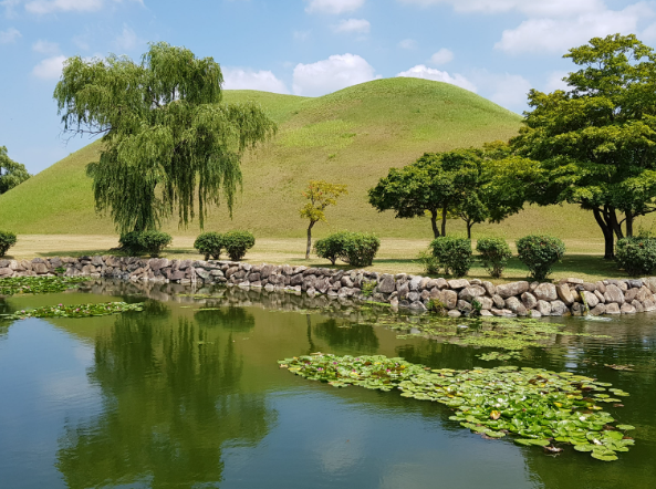 韓国 釜山発 慶州3つの世界遺産巡りツアー「石窟庵と仏国寺＋瞻星台＋良洞村」凝縮プラン 予約＜日本語ガイド／ホテル送迎／韓定食ランチ付＞