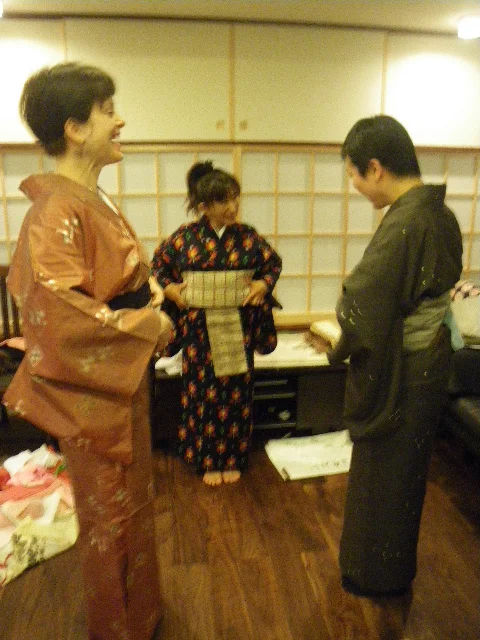 Learn to Wear a Traditional Kimono in Meguro, Tokyo