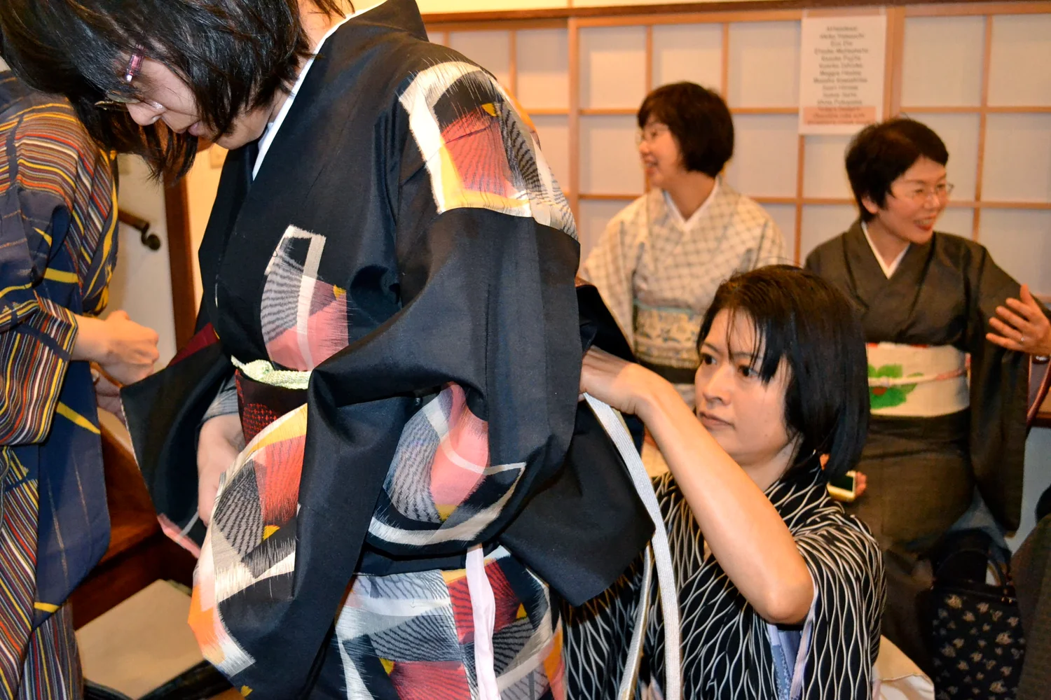 Learn to Wear a Traditional Kimono in Meguro, Tokyo