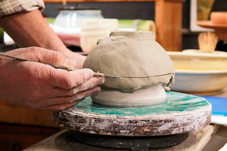 85. Beginners Guide to Wheel Throwing - Ceramics for Beginners
